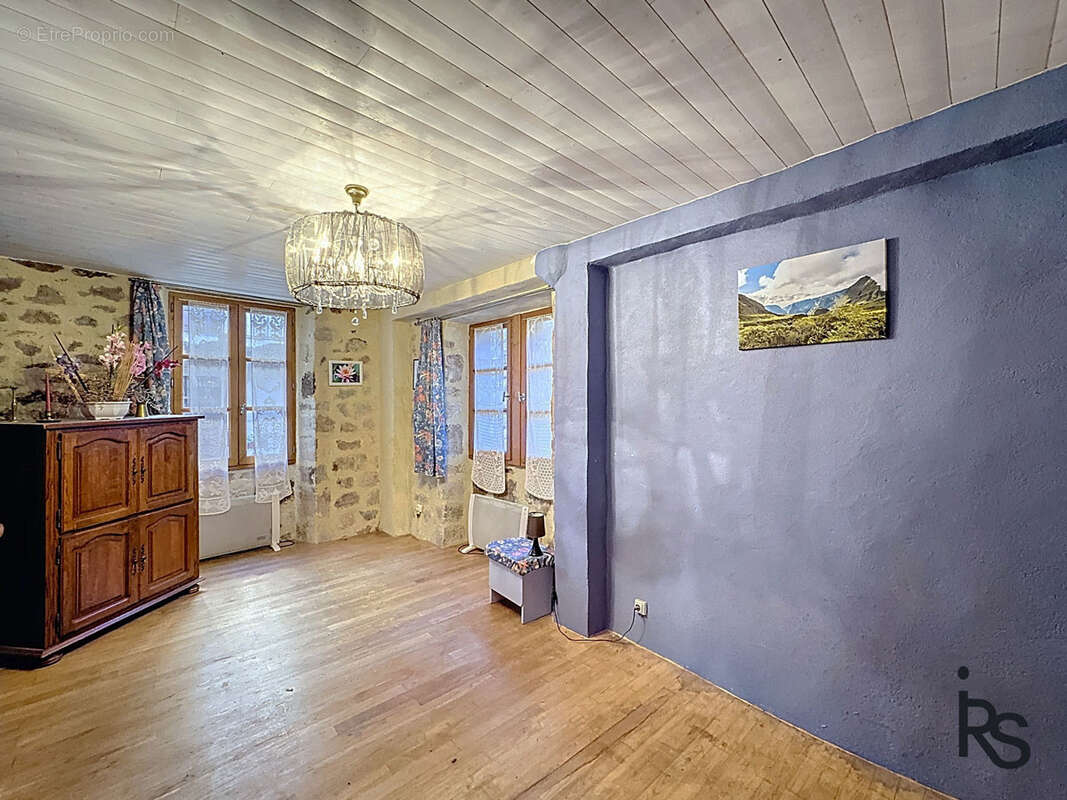 Maison de village de 75,7 m2 dans le centre historique du village - photo 7