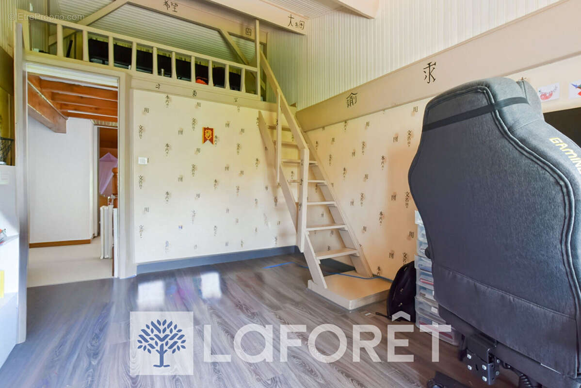 Maison à SAINT-GENIS-DE-SAINTONGE