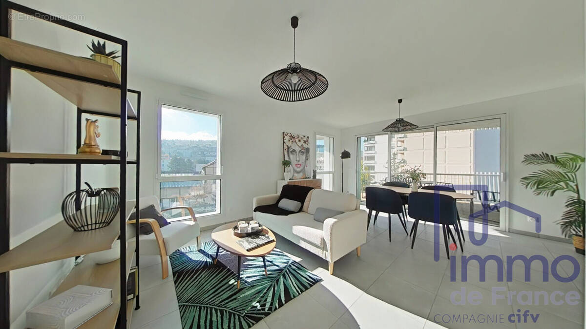 Appartement à SAINT-ETIENNE