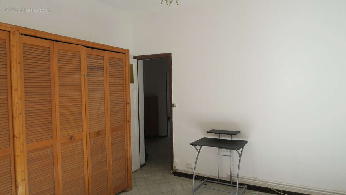Appartement à MARSEILLE-4E