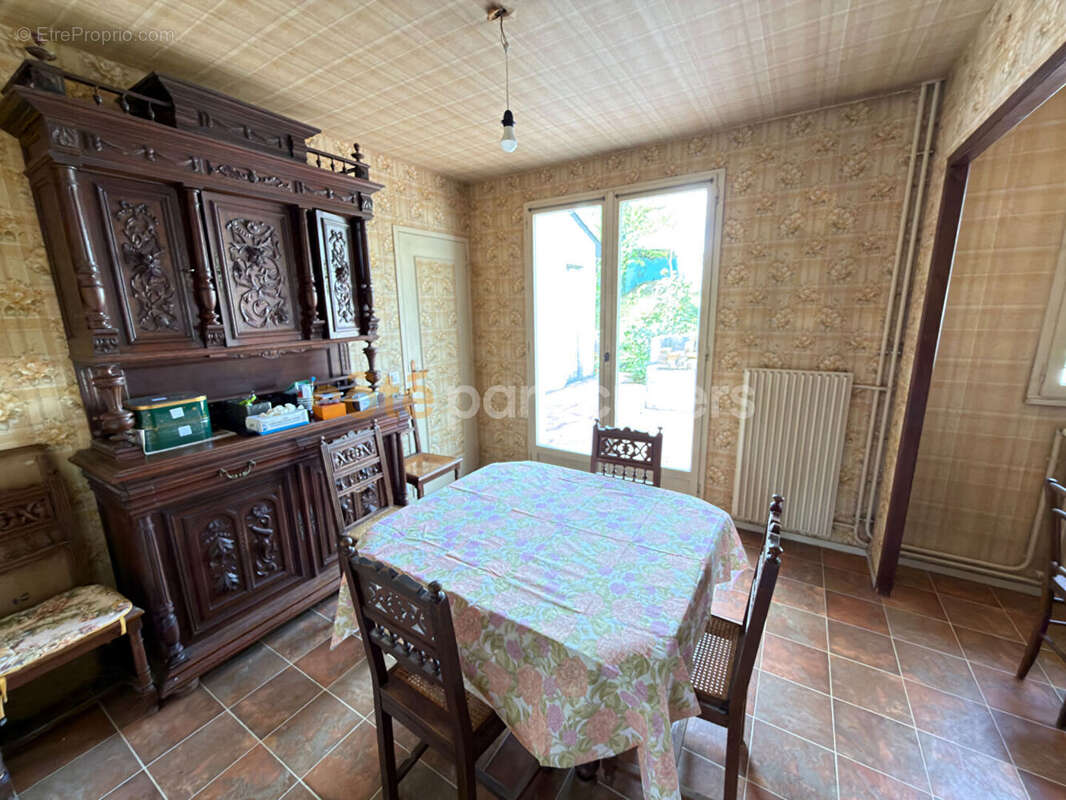 Maison à SAINT-SEBASTIEN-DE-MORSENT