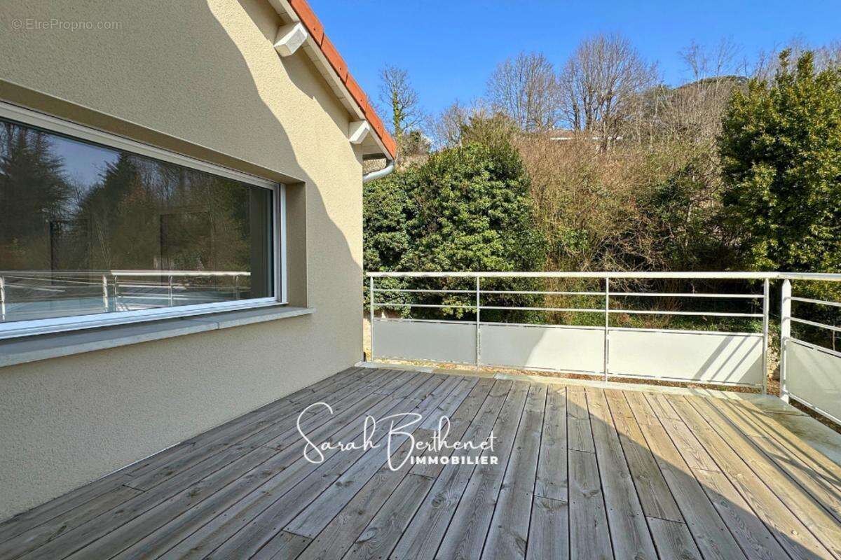 Appartement à CHAMPAGNE-AU-MONT-D'OR