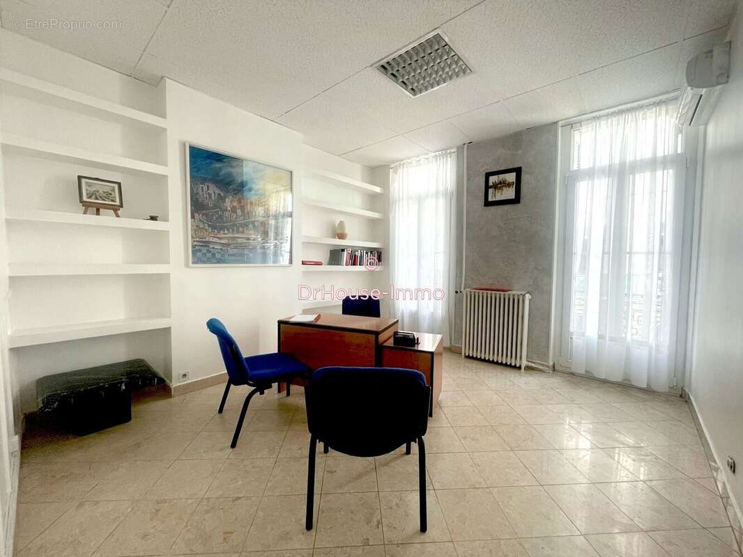 Commerce à MARSEILLE-1E