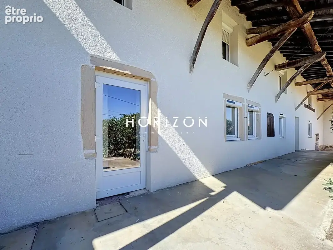 Maison 9 pièces 268 m² à vendre à Cruzilles-Les-Mepillat (01290) - photo 2