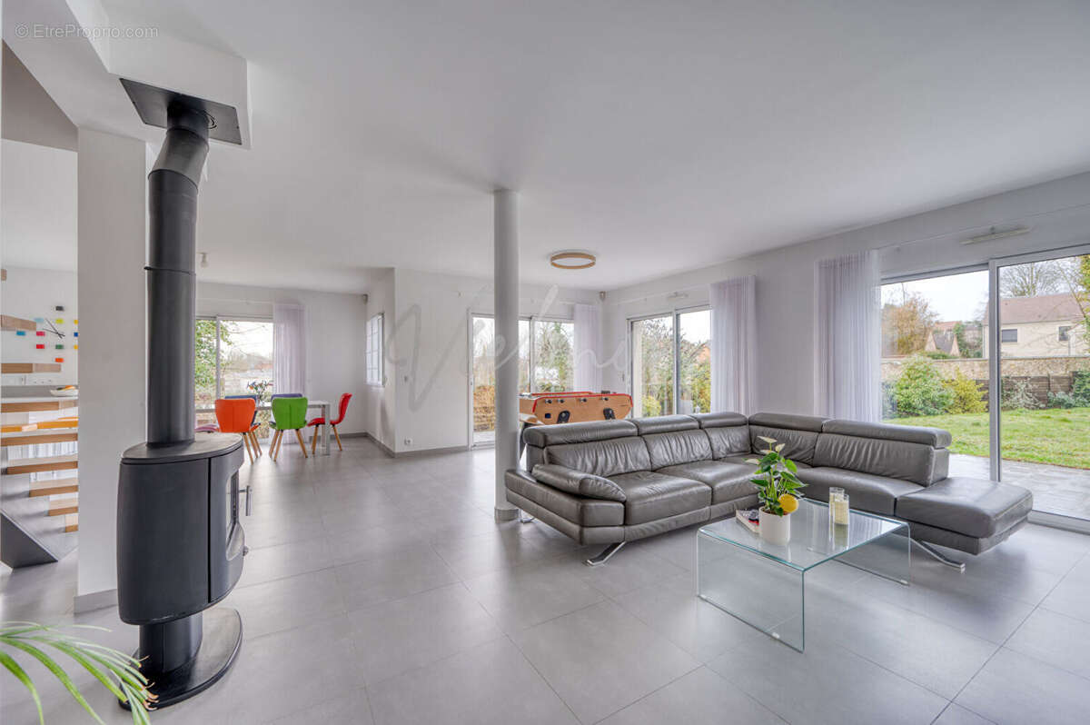 Maison à CRESPIERES