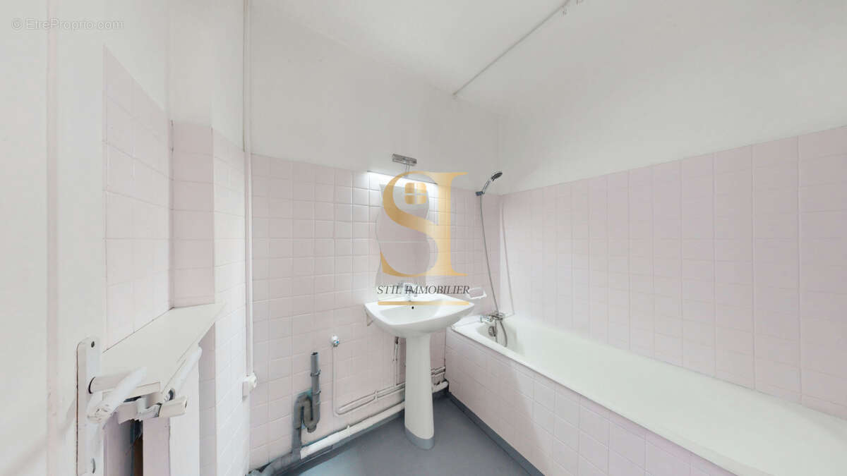 Appartement à COMBS-LA-VILLE