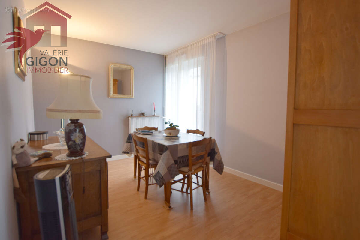 Appartement à GRAND-CHARMONT