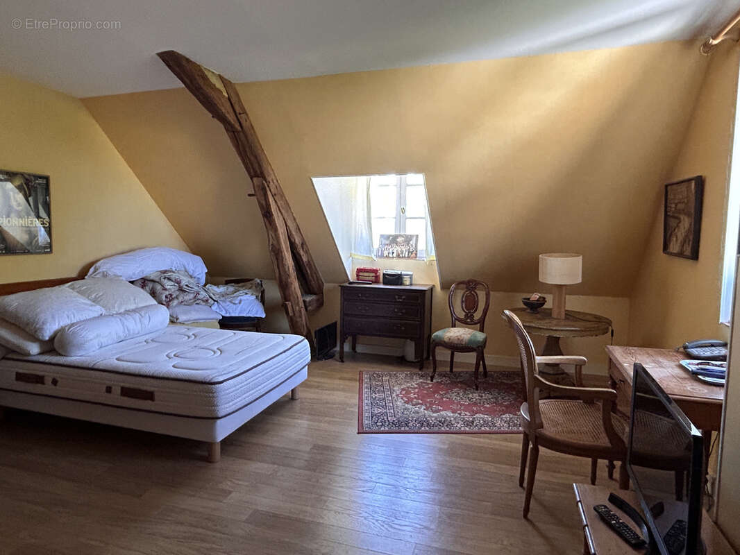 Propriété 10 pièces avec piscine à Chalais (36) - photo 14