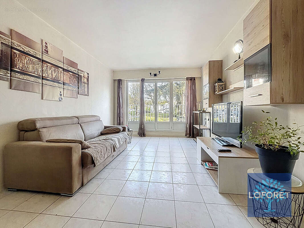 Appartement à CHILLY-MAZARIN
