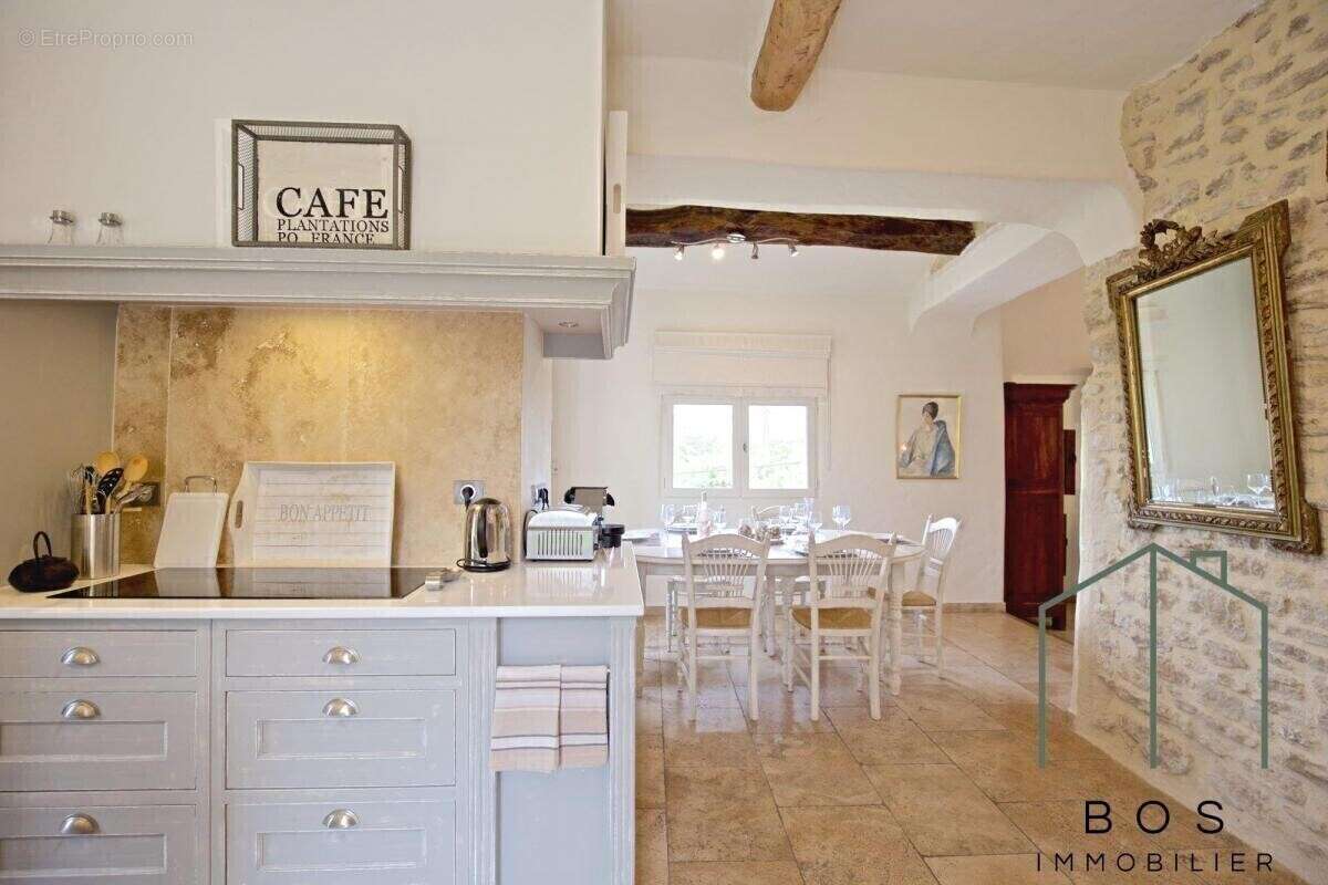 Maison à BONNIEUX