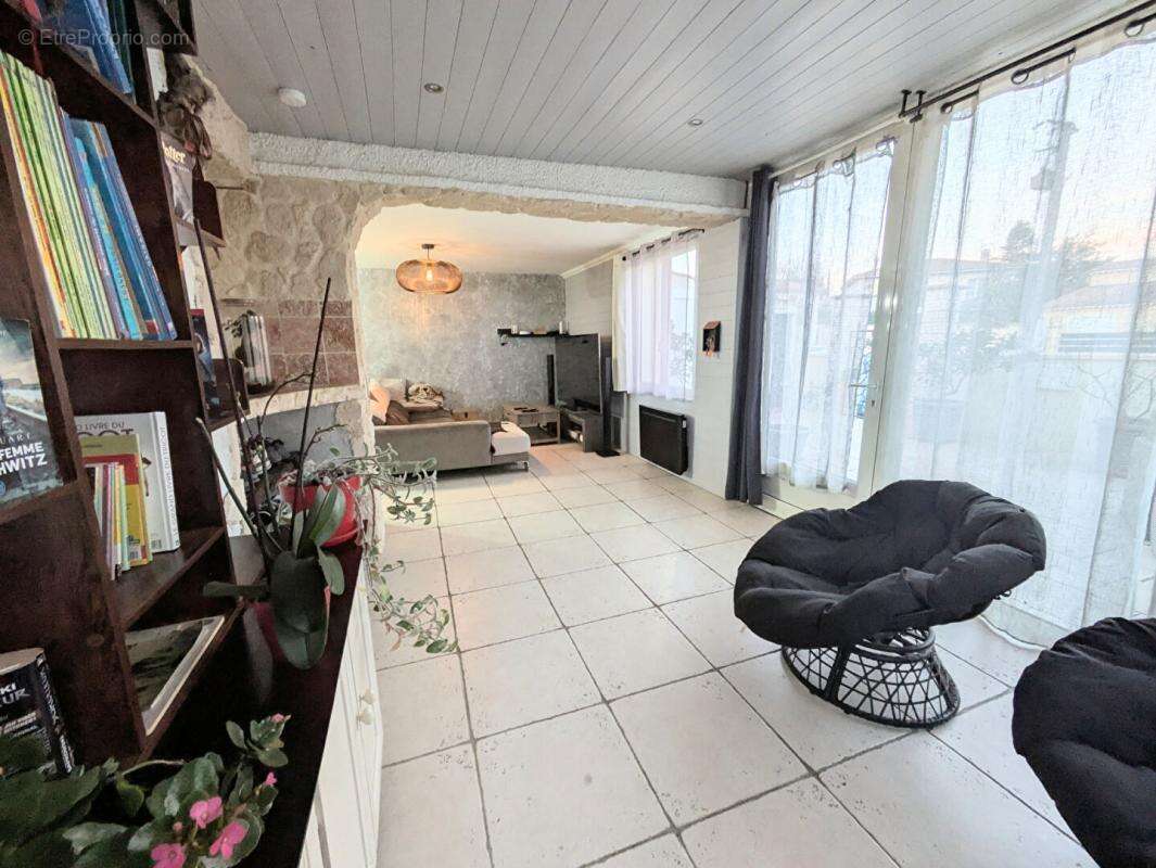 Maison à PEYRUIS