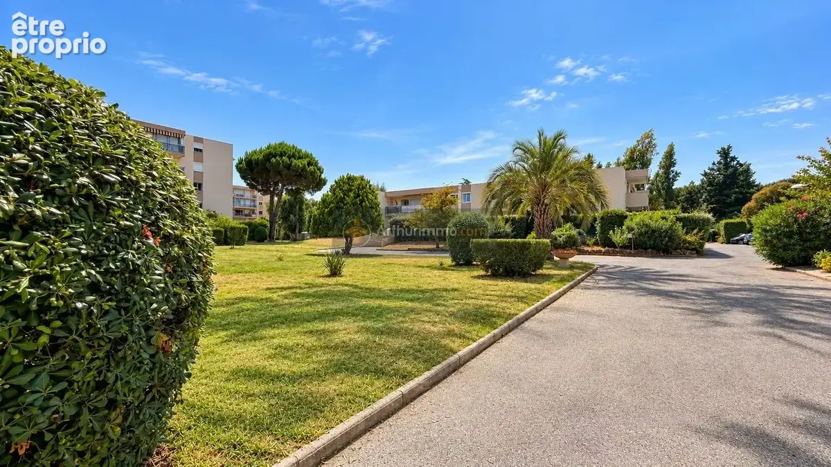 2 pieces en dernier etage frejus base nature - photo 11