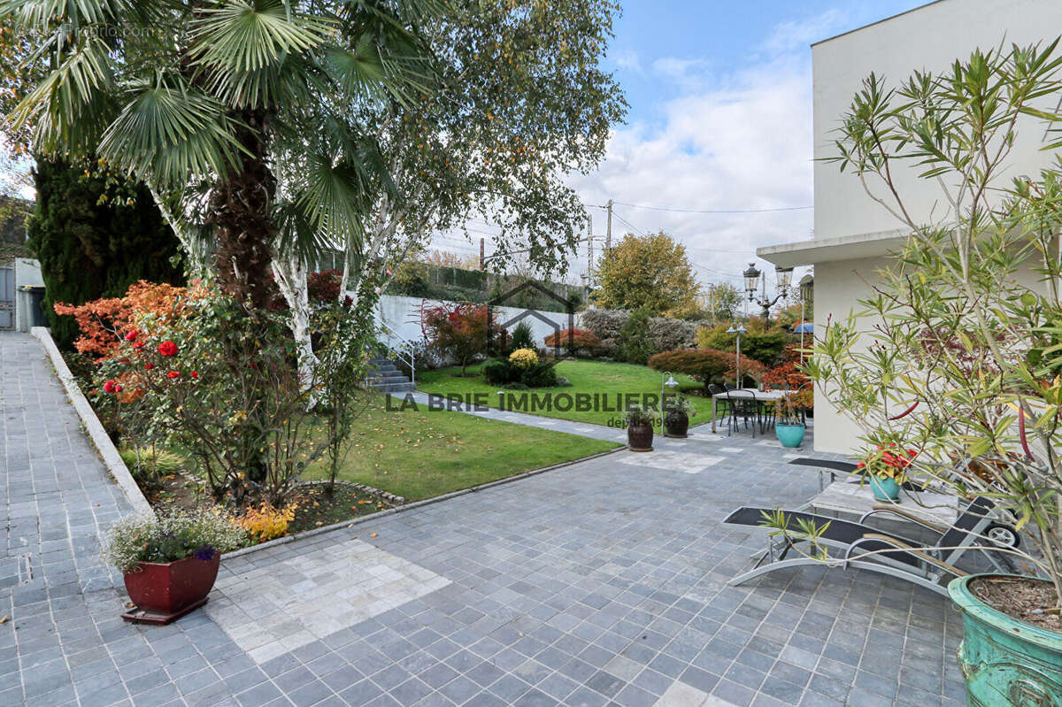 Maison à QUINCY-SOUS-SENART