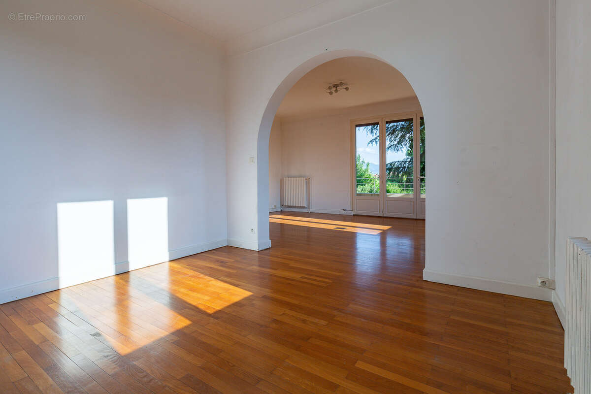 Maison à ROMANS-SUR-ISERE