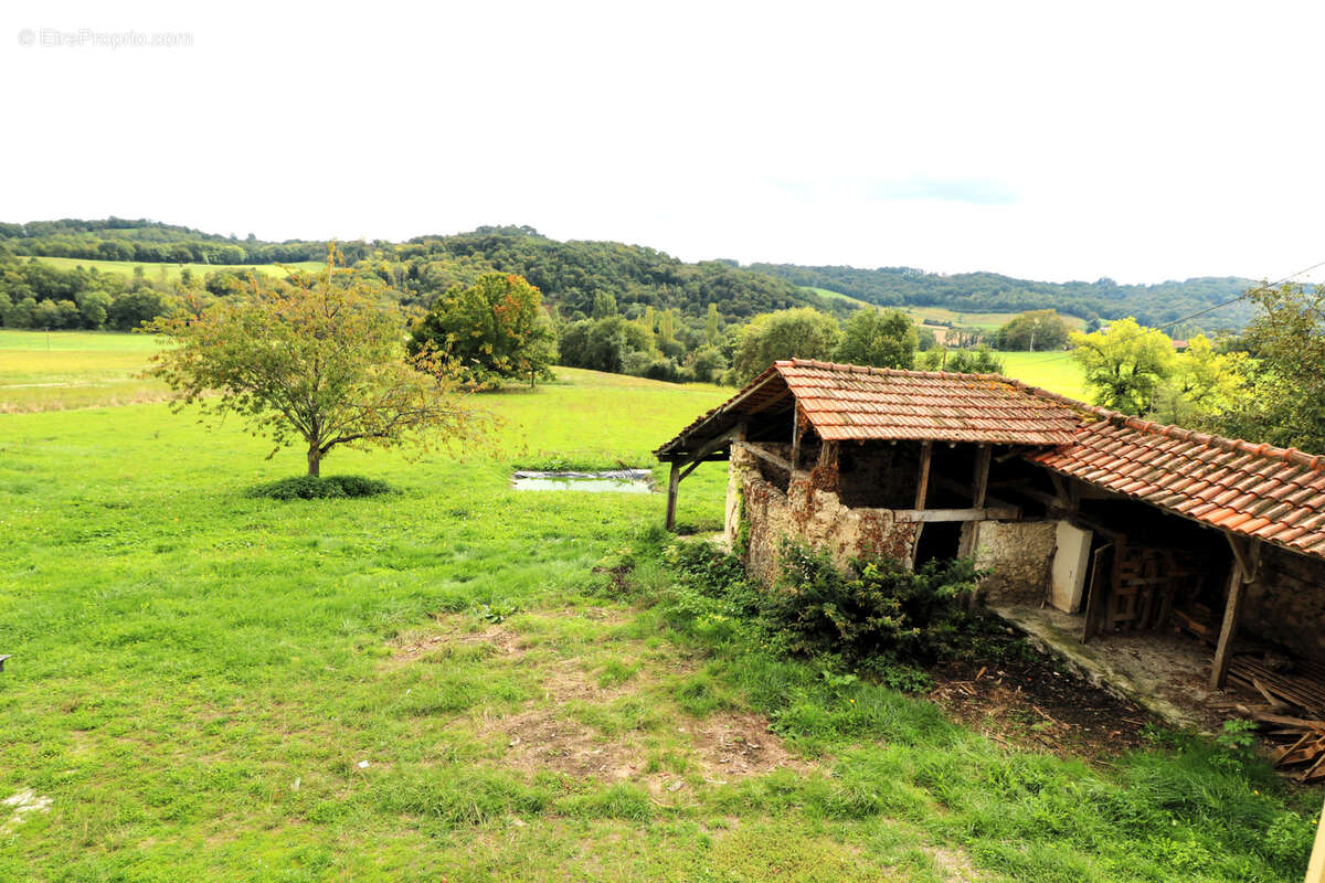 Maison à MONLEON-MAGNOAC