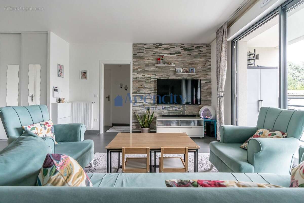 Appartement 55 m² à Torcy  - photo 2