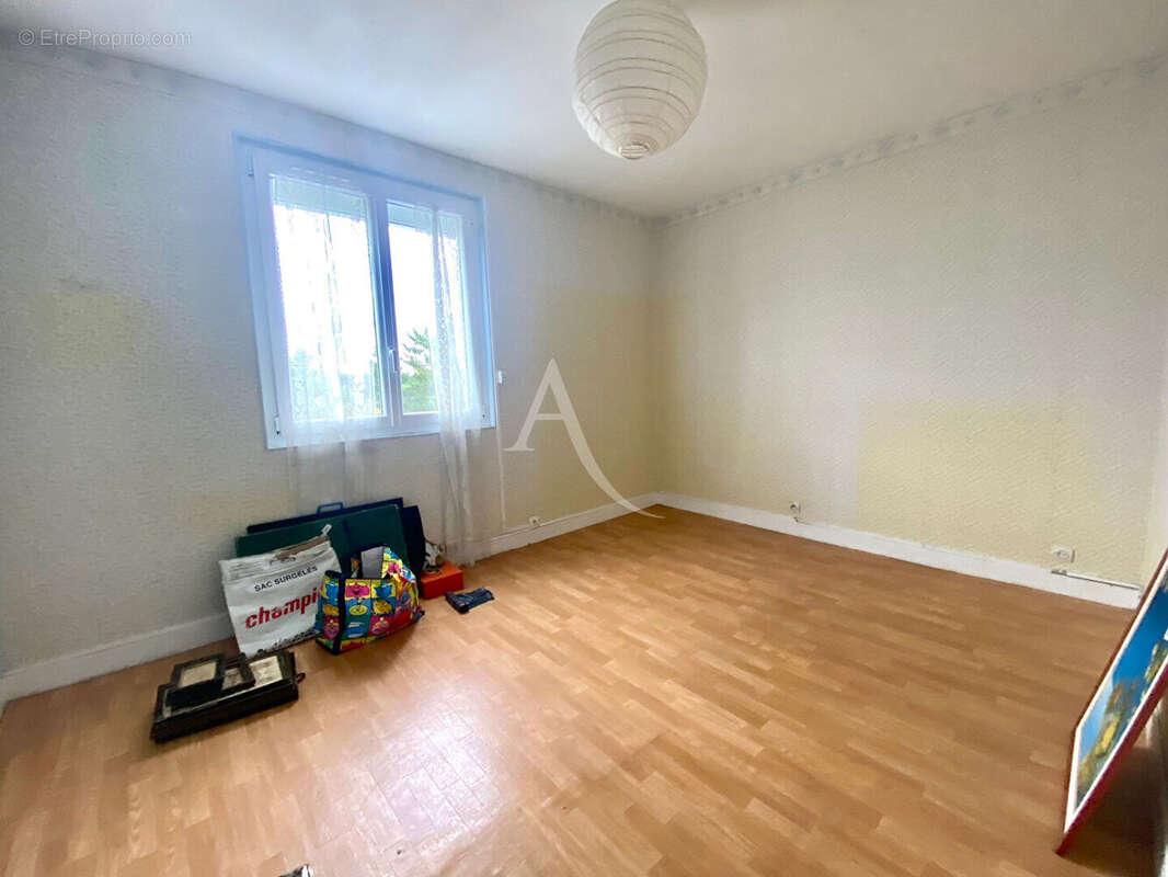 Appartement à SAINT-JEAN-DE-BRAYE