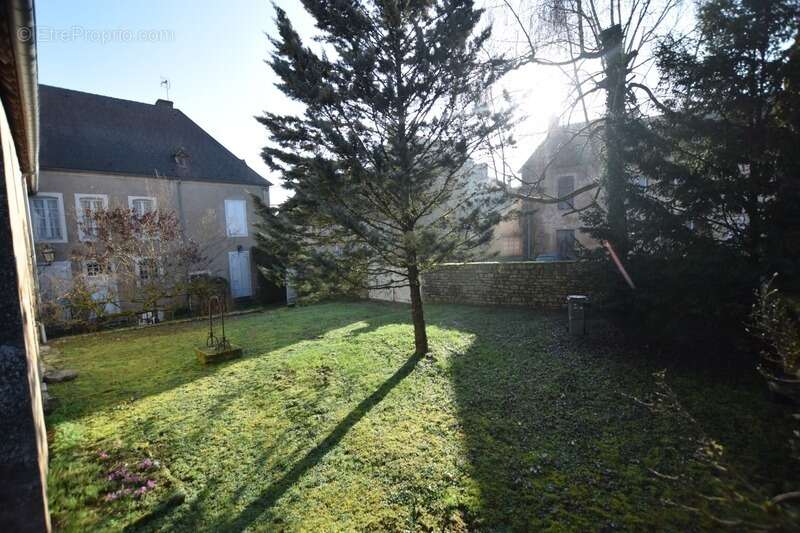 Maison à COUCHES