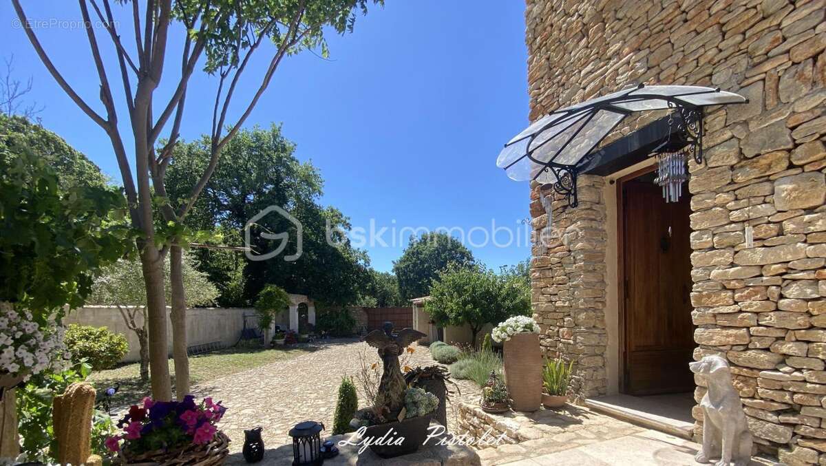 NOUVEAU - EN EXCLUSIVITÉ À Apt en Luberon (84400) - Une maison récente au charme authentique de la Provence - photo 9