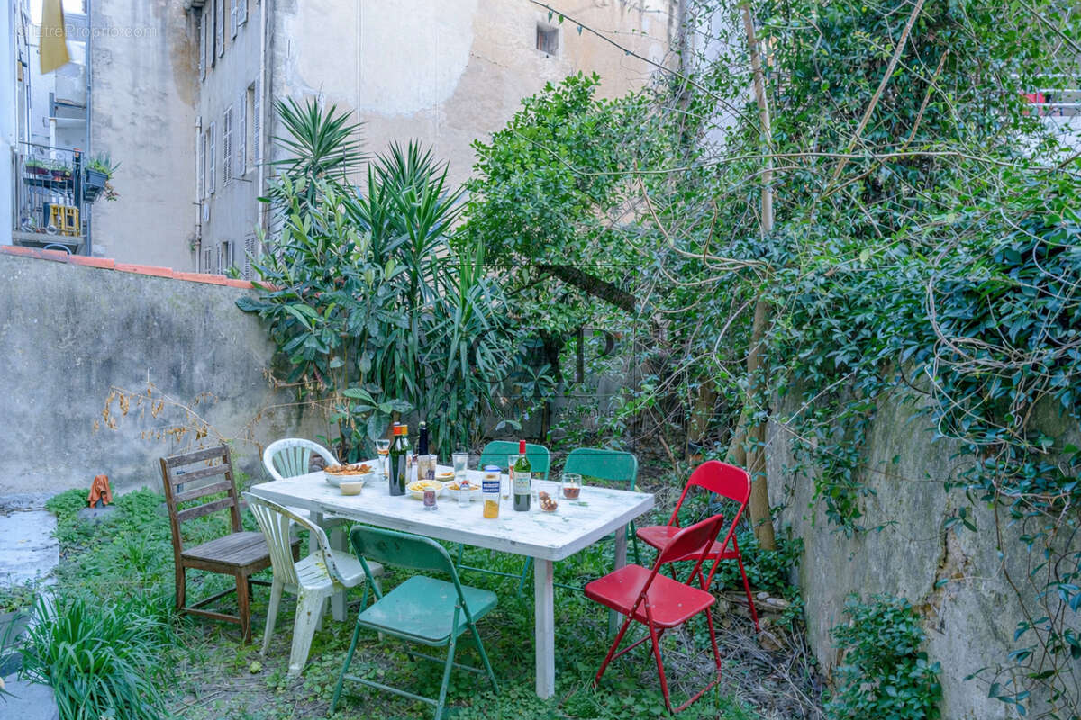 Appartement à MARSEILLE-6E