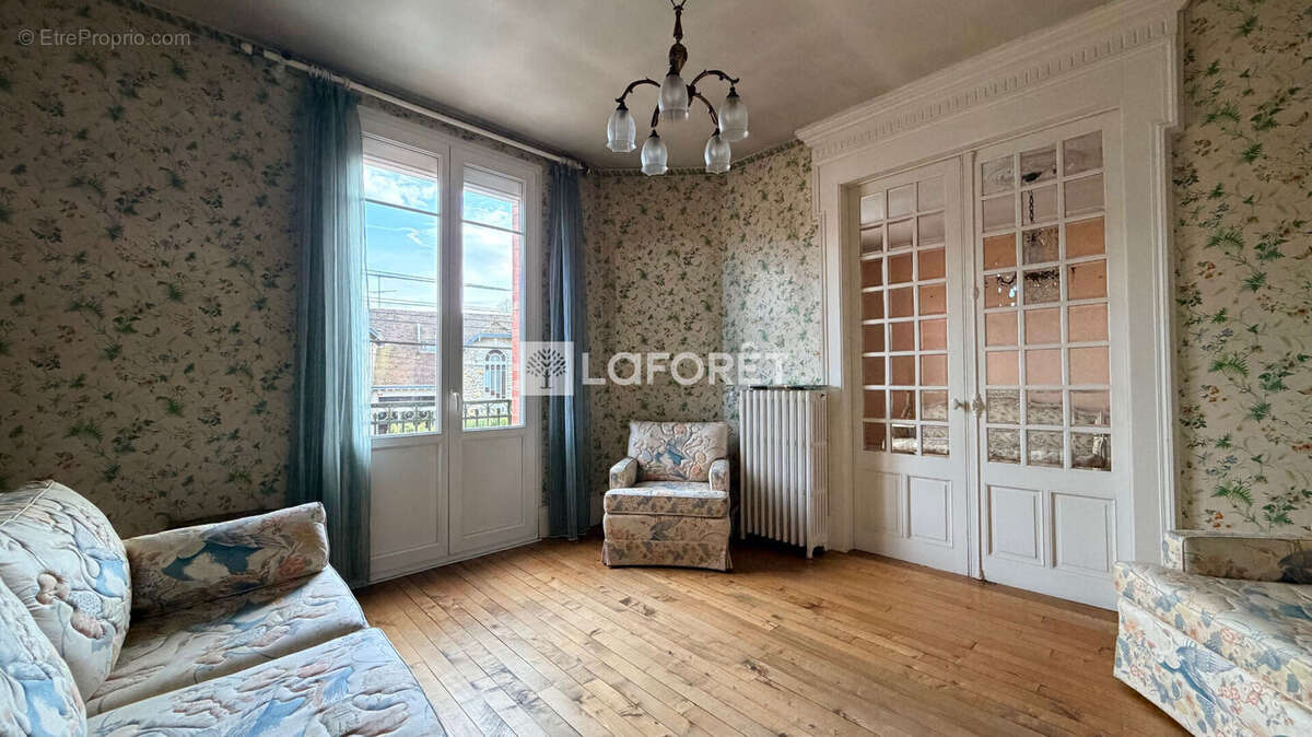 Maison à SAINTE-MENEHOULD