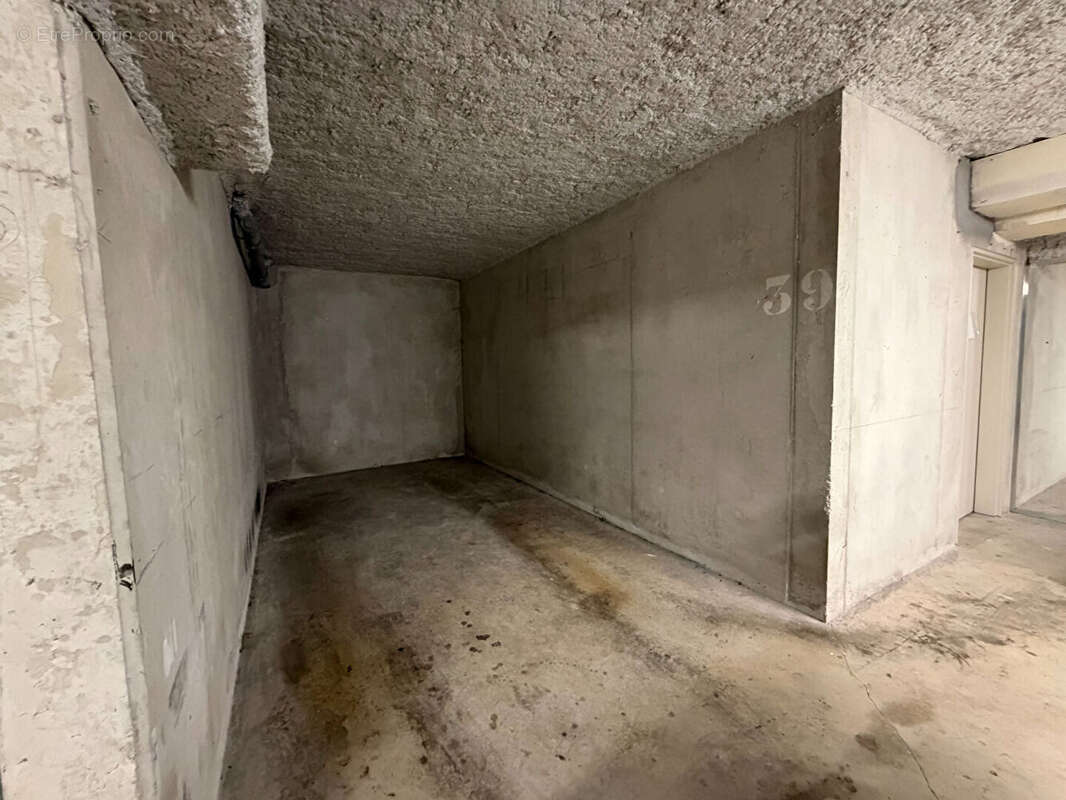 Parking à MARSEILLE-10E