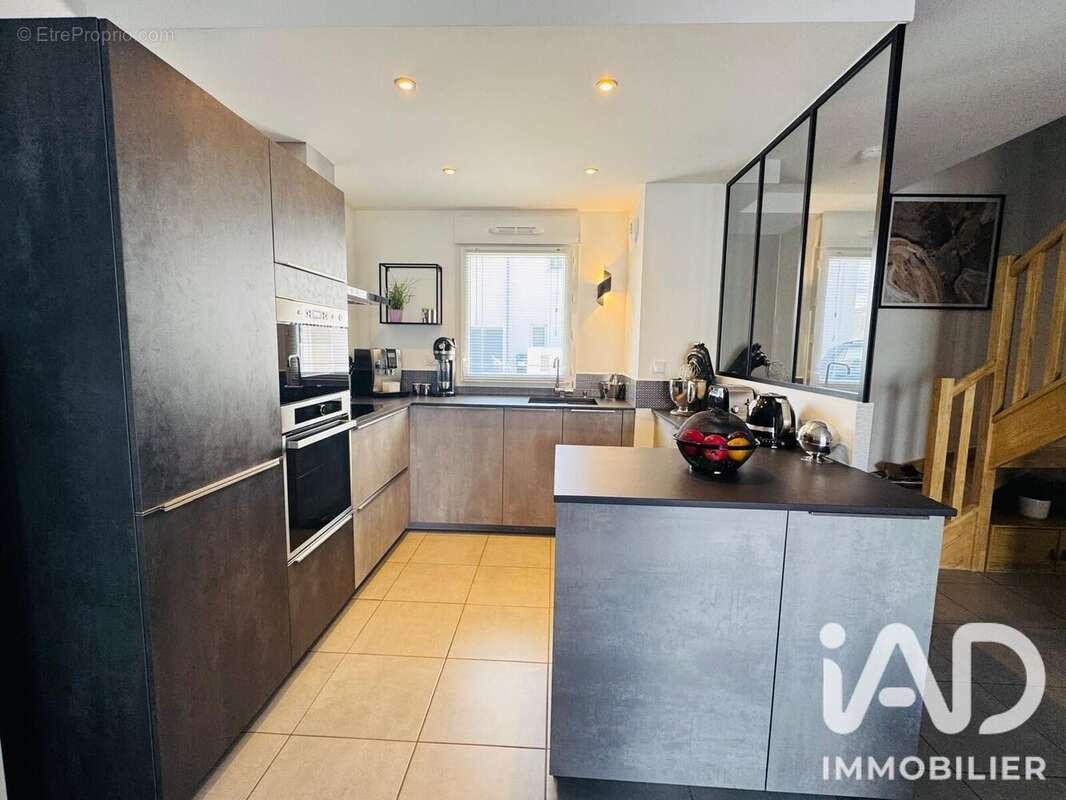Maison 90 m² à Saint-Xandre  - photo 4