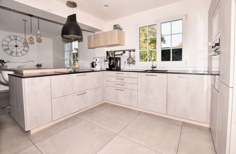 Maison à PERS-JUSSY