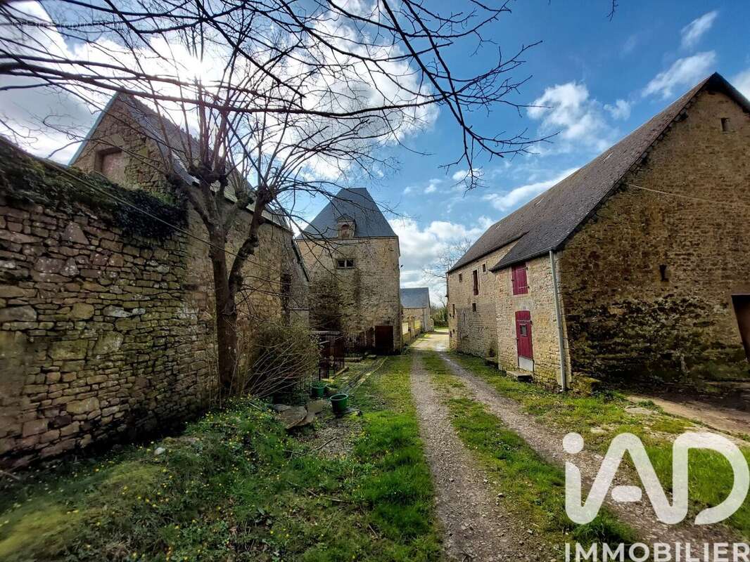 Maison 500 m² à Golleville  - photo 9