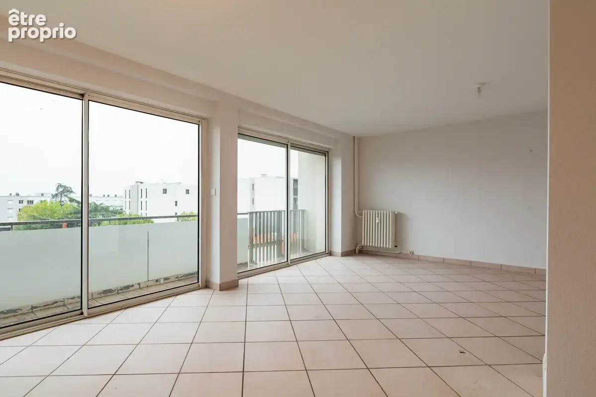 Appartement T4 75 m2 avec balcon, cave et parking couvert, avenue Victor Hugo, 26000 VALENCE - photo 2