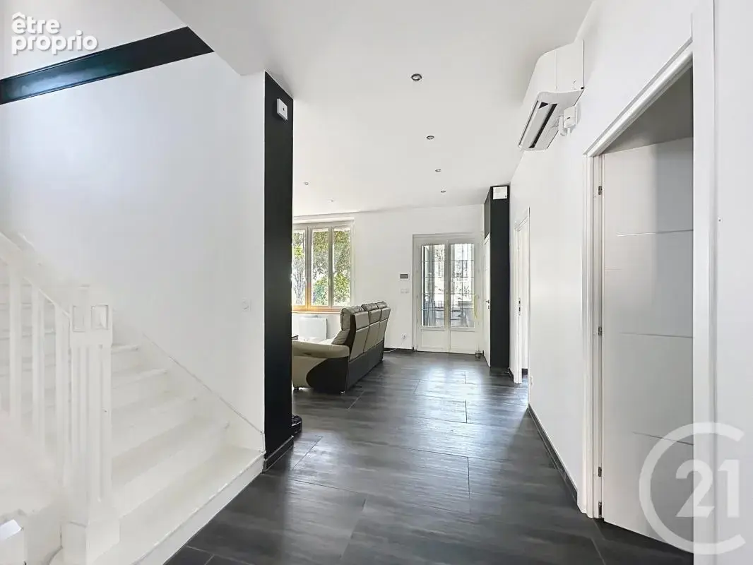 Maison 360 m² à Feyzin  - photo 13