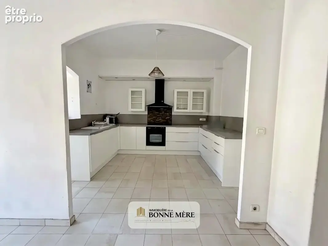 Appartement 3 pièces 78 m² à vendre à Marseille-2e (13002) - photo 4