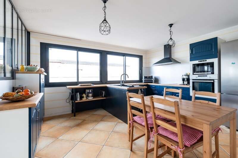 Commerce à GUJAN-MESTRAS