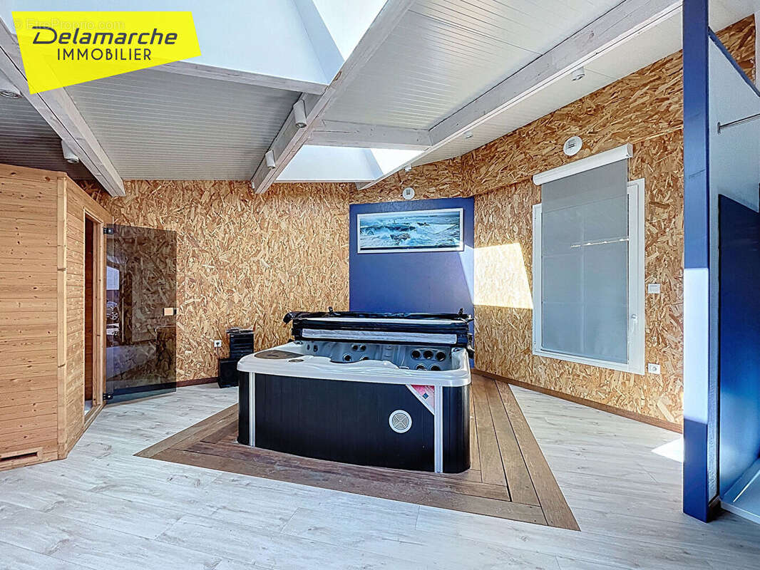 Maison à LA LANDE-D'AIROU