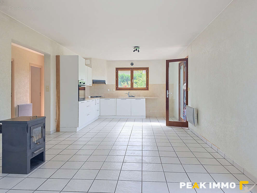 BONS EN CHABLAIS- A 5 mn du CEVA -T4 de 98m2 avec jardin privatif de 400 m2 - photo 3