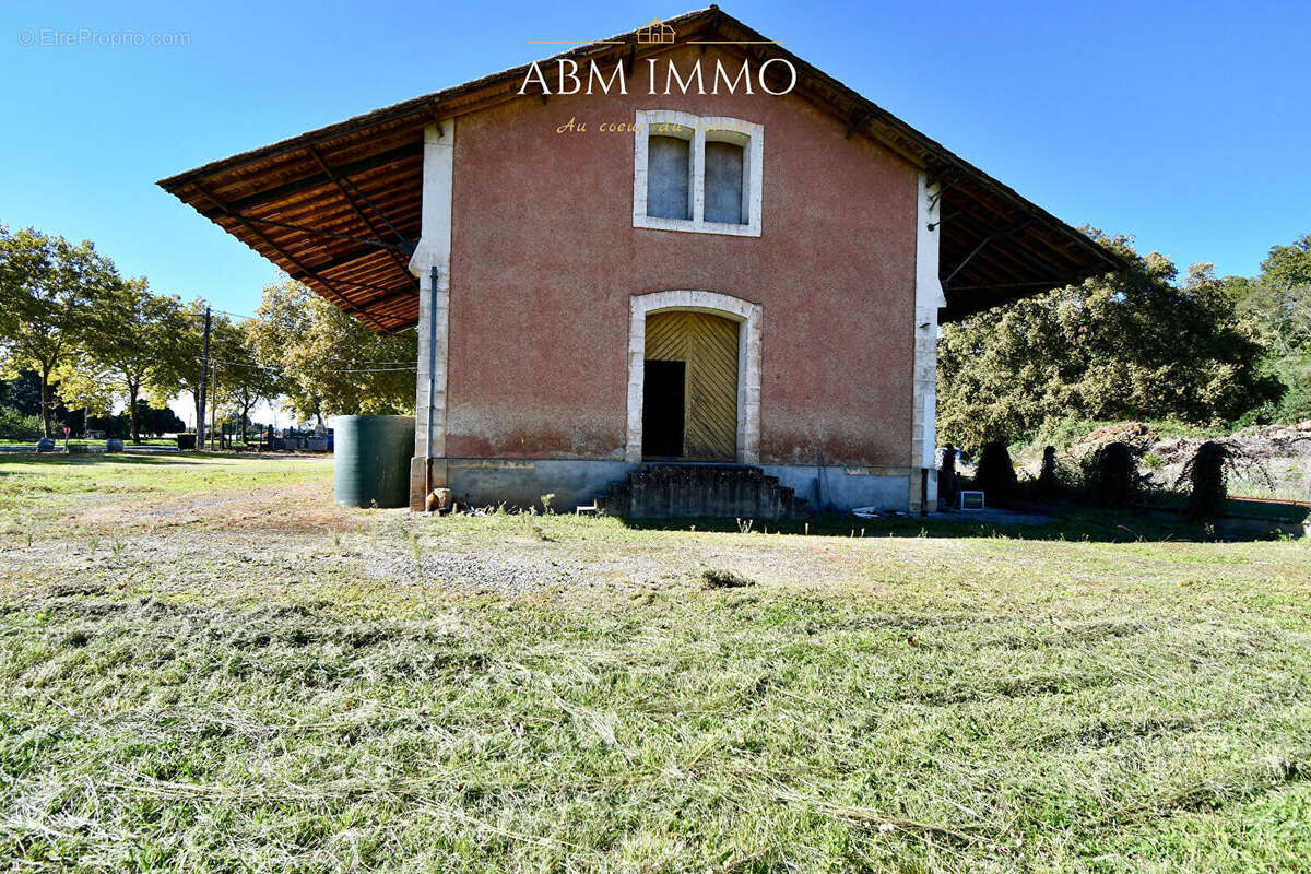 Commerce à MOULEYDIER