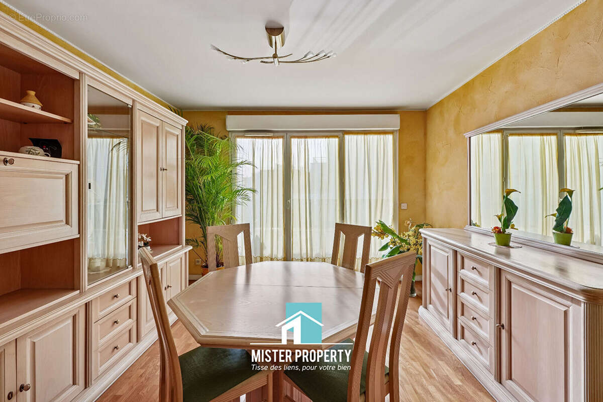 Appartement à COLOMBES