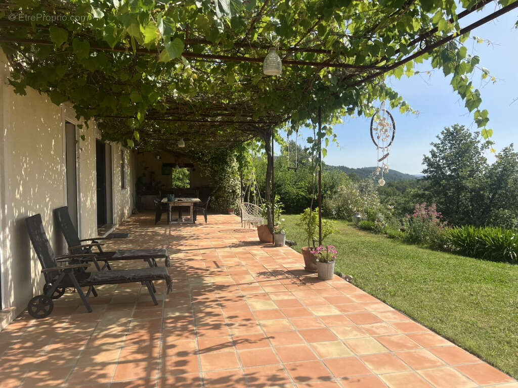 Maison à BESSE-SUR-ISSOLE