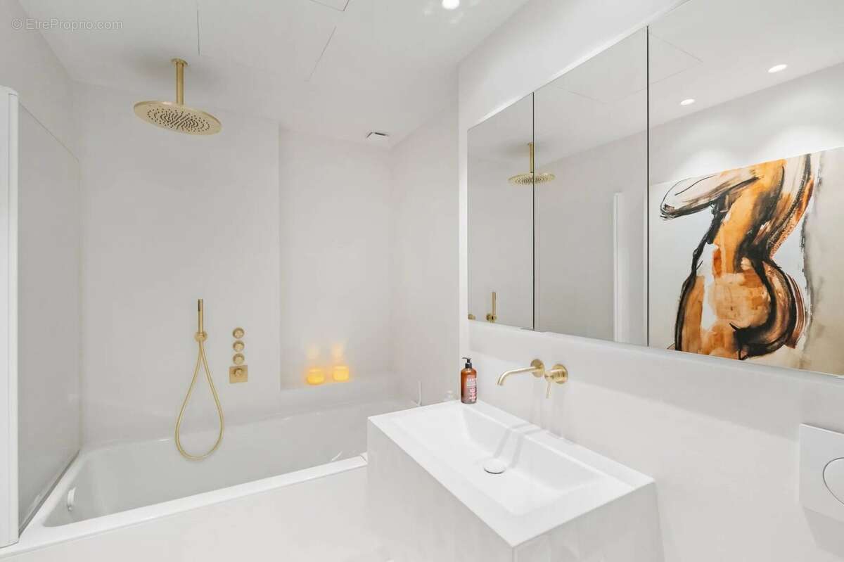 Proche mer - batisse historique - appartement de 245m² - parking collectif - photo 19