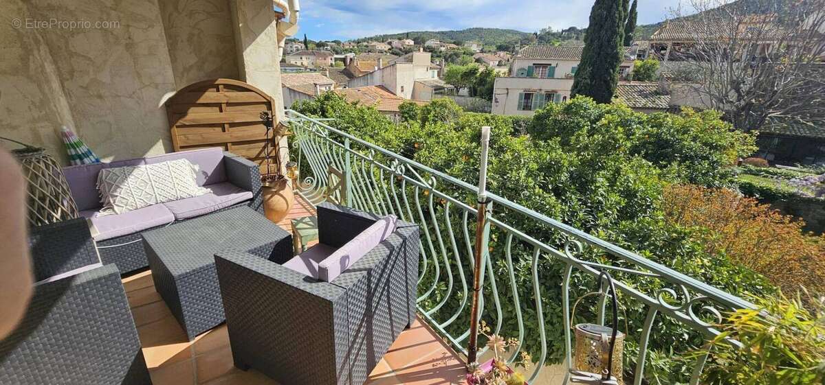 Maison à ROQUEBRUNE-SUR-ARGENS