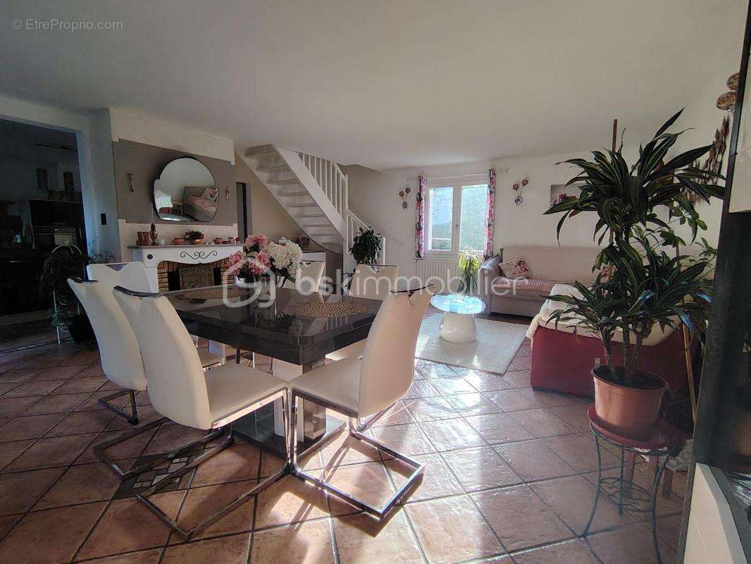 Maison à SAINT-LYPHARD