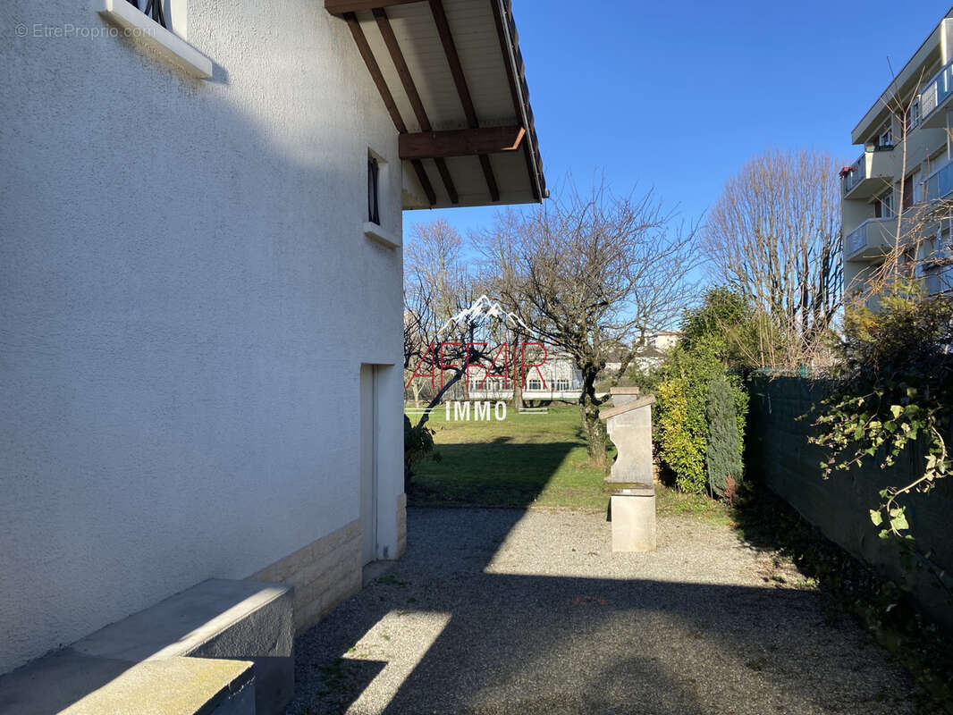 Maison t4 avec un appartement t2 proches commodités - 74240 gaillard - photo 18