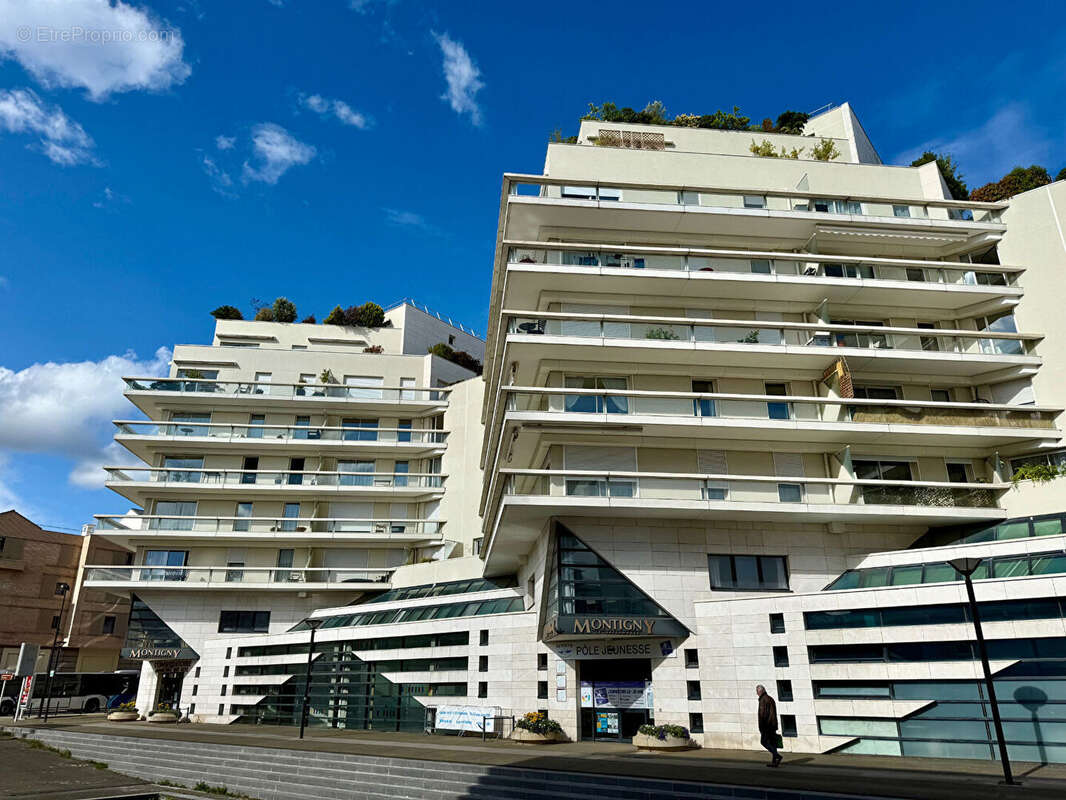 Appartement à MONTIGNY-LE-BRETONNEUX