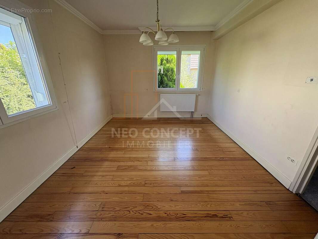 Maison individuelle de 216,55 m2 habitables sur 9,42 ares de terrain sis Kilstett. - photo 2