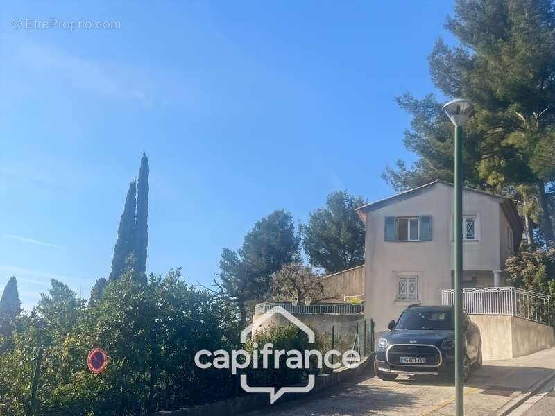 Appartement à HYERES