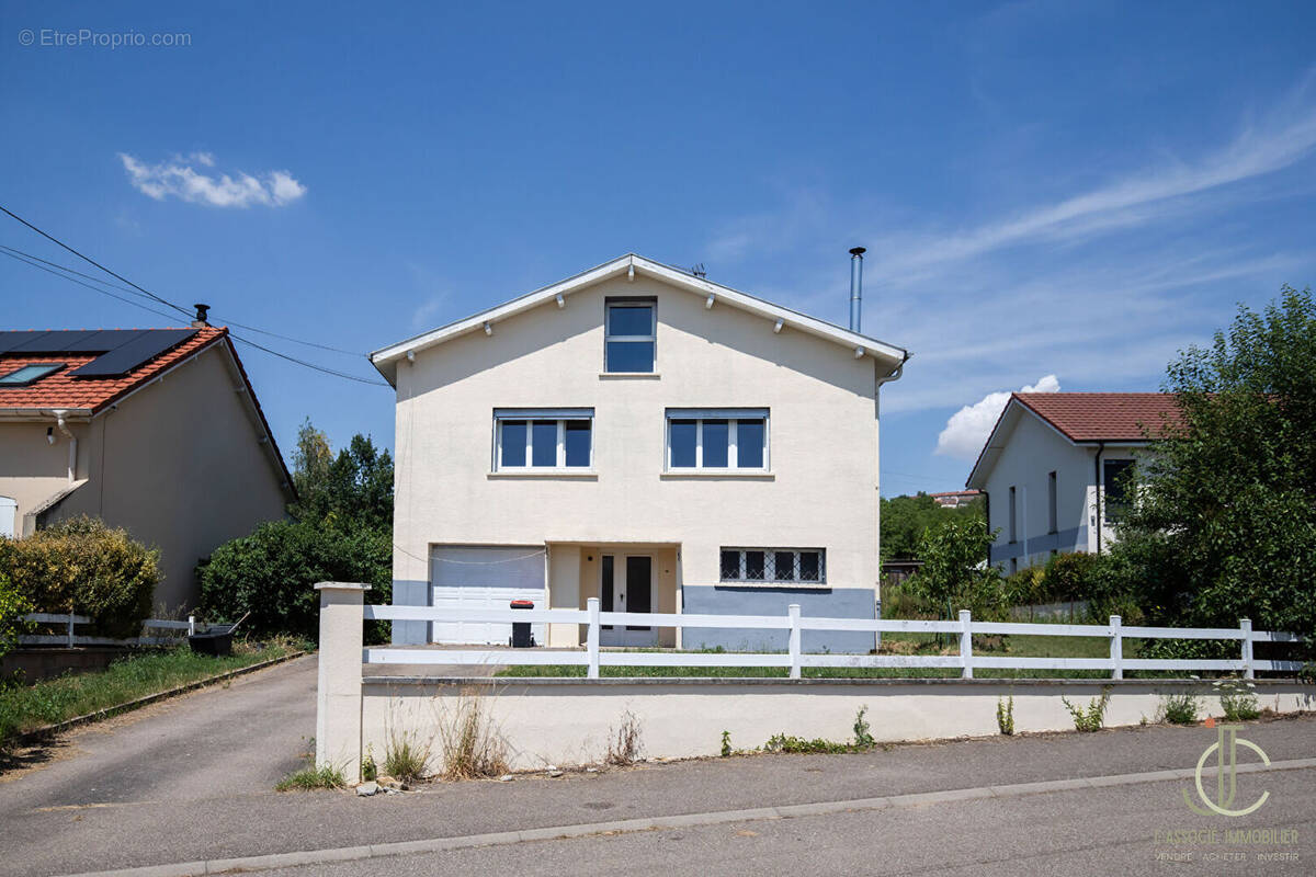 Maison à LAITRE-SOUS-AMANCE