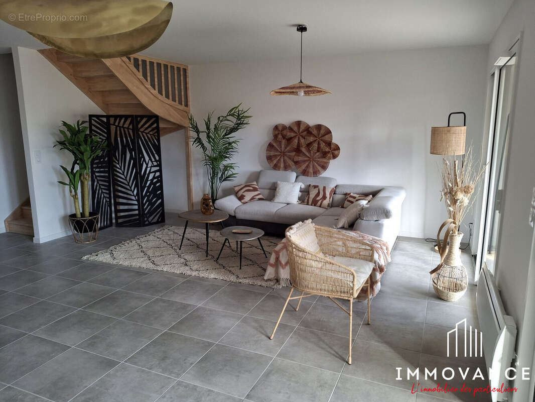 Appartement à MAUGUIO