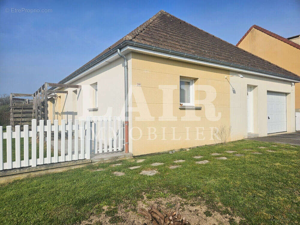 Maison à CONDE-SUR-SARTHE