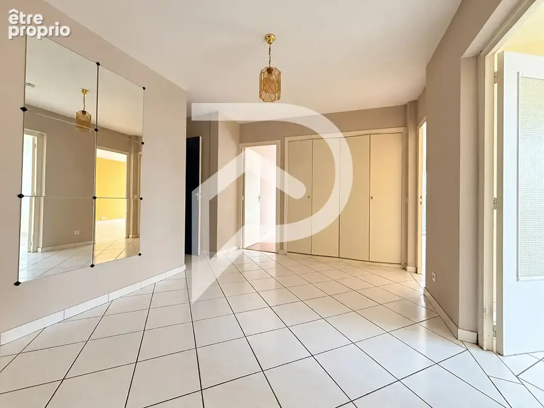 Appartement T3 de 74 m² avec balcon, garage et cave - photo 5
