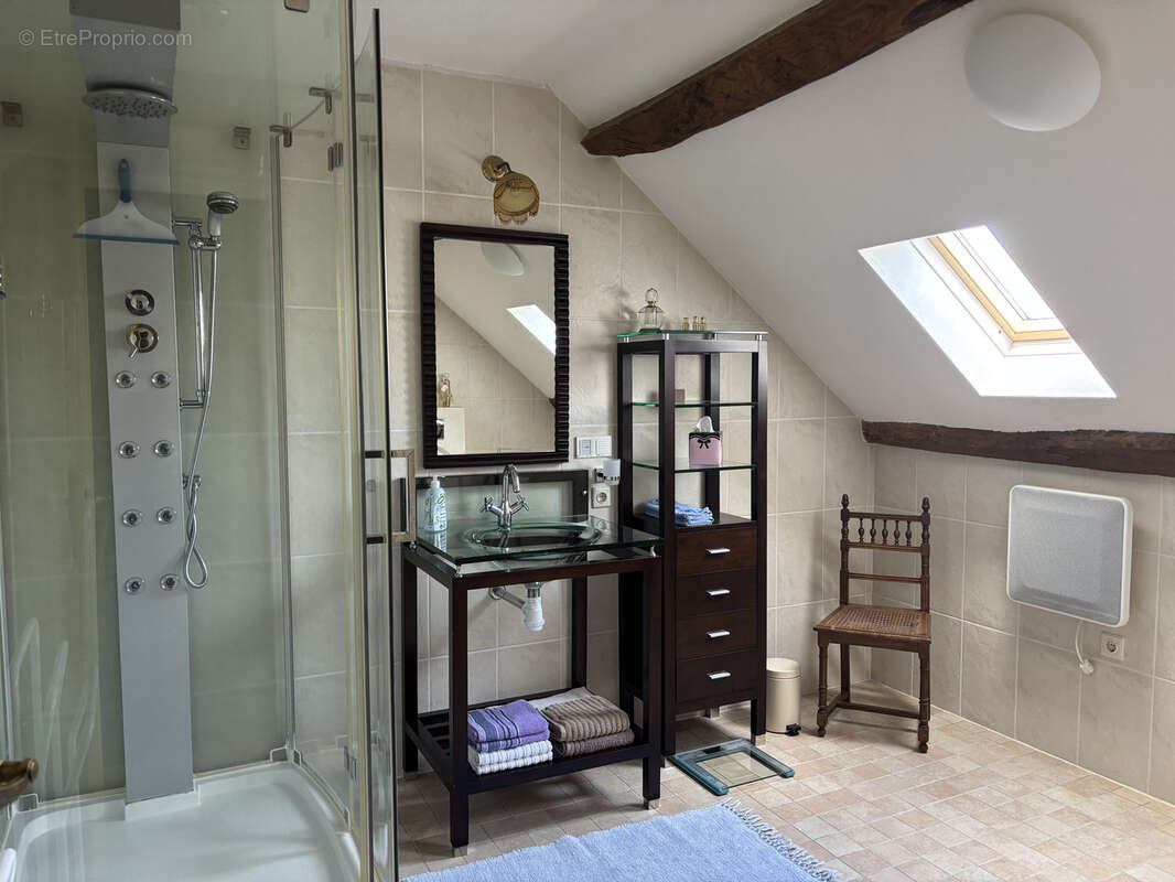 Maison à ECHASSIERES